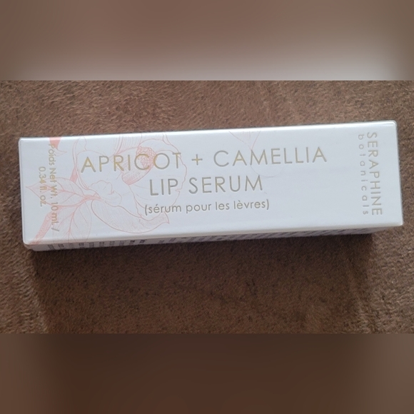 Seraphine Botanicals Apricot + Camellia Lip Serum - Picture 2 of 6